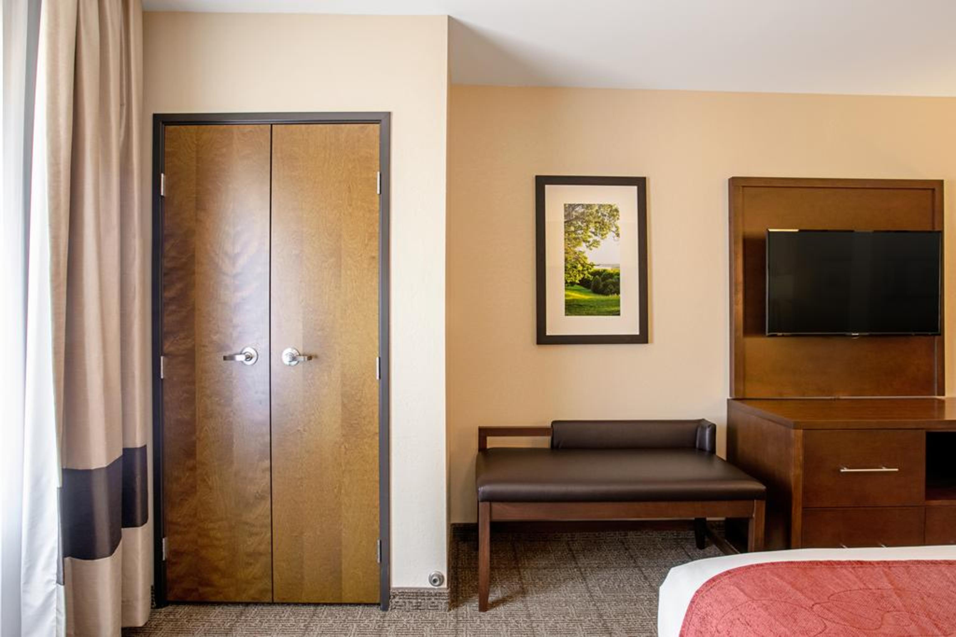 Comfort Suites Fishkill Near Interstate 84 Екстер'єр фото